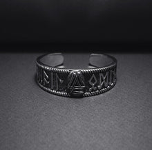 Load image into Gallery viewer, Silver Viking Triquetra Bracelet