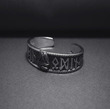 Load image into Gallery viewer, Silver Viking Triquetra Bracelet