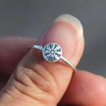 Load image into Gallery viewer, Viking Compass Ring (Vegvisir Symbol)