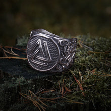 Load image into Gallery viewer, Viking Valknut Knotwork Ring