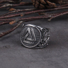 Load image into Gallery viewer, Viking Valknut Knotwork Ring