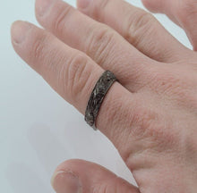 Load image into Gallery viewer, Viking Wolf Ornament Ring | Black Limited Edition Norse Ring
