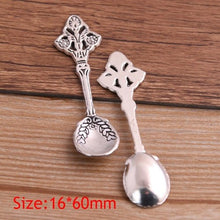 Load image into Gallery viewer, Antique Fork And Spoon Tableware Set
