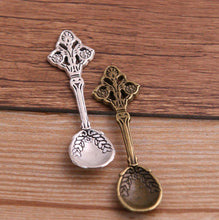 Load image into Gallery viewer, Antique Fork And Spoon Tableware Set
