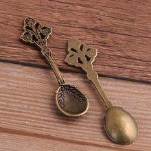 Load image into Gallery viewer, Antique Fork And Spoon Tableware Set
