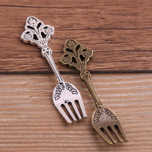 Load image into Gallery viewer, Antique Fork And Spoon Tableware Set
