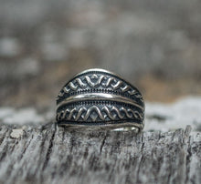 Load image into Gallery viewer, Womens Viking Ring in Sterling Silver
