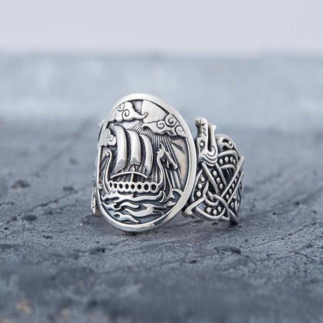 Drakkar Symbol with Wolf Ornament Ring | Unique Norse Jewelry