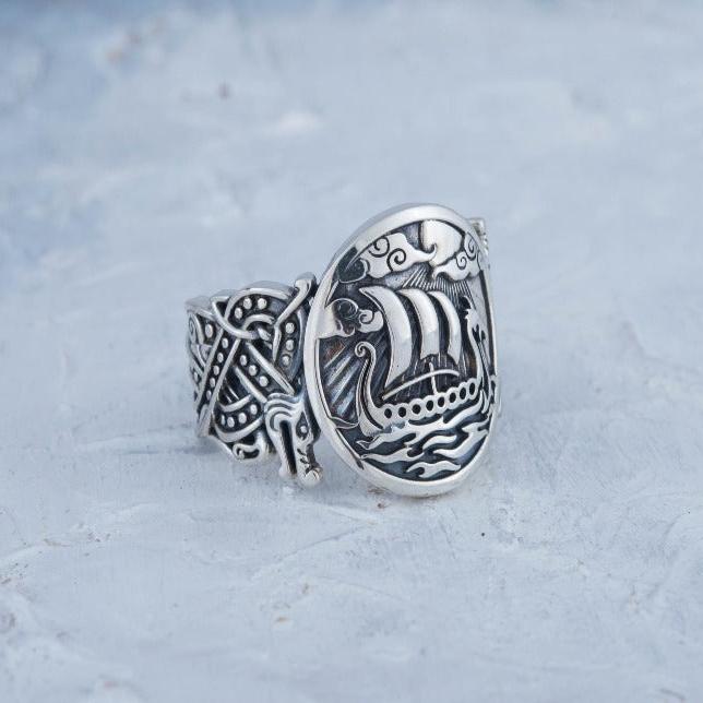 Drakkar Symbol with Wolf Ornament Ring | Unique Norse Jewelry