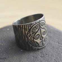 Load image into Gallery viewer, Round Stainless Steel Skull Face Amulet Ring
