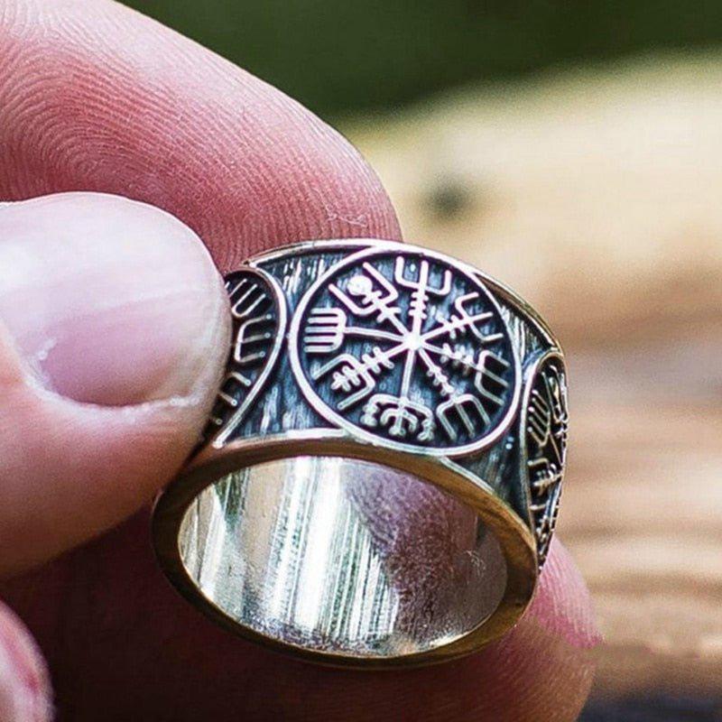 Viking Vegvisir Knuckle Ring