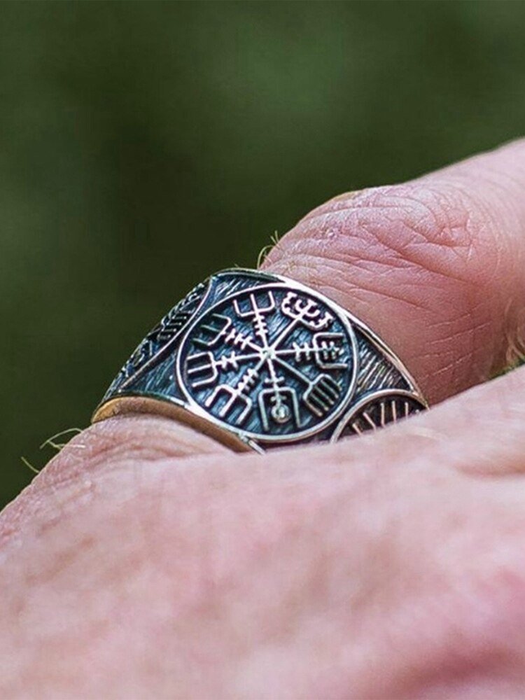 Viking Vegvisir Knuckle Ring