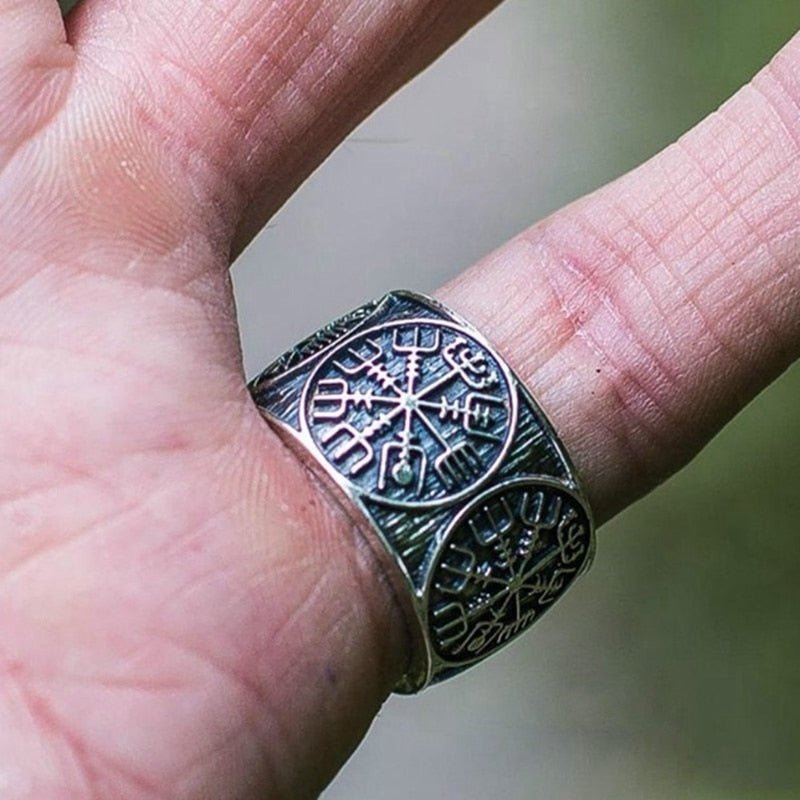 Viking Vegvisir Knuckle Ring