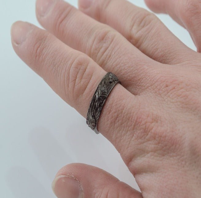 Viking Wolf Ornament Ring | Black Limited Edition Norse Ring